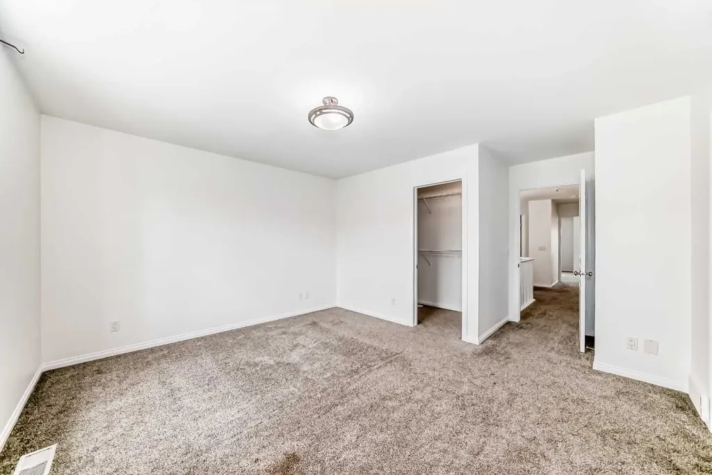27 Aspen Hills Close SW Calgary AB T3H 0C6