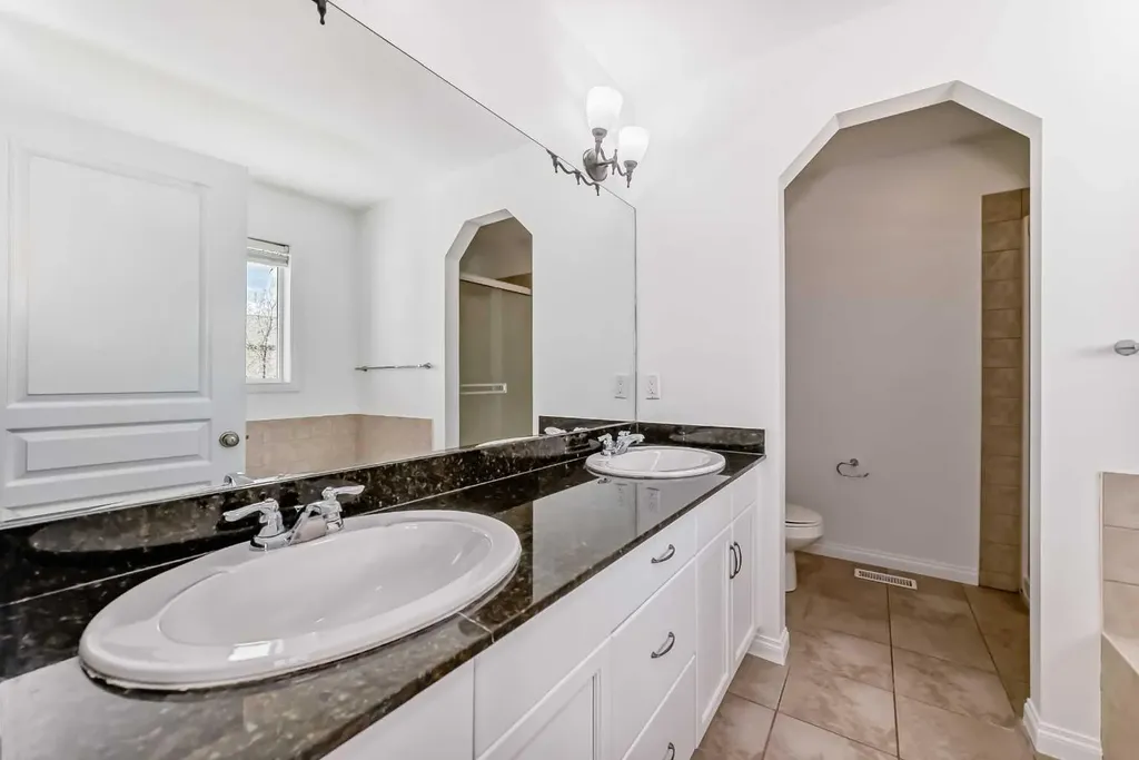 27 Aspen Hills Close SW Calgary AB T3H 0C6