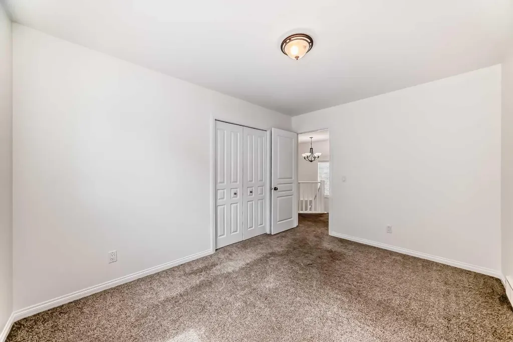 27 Aspen Hills Close SW Calgary AB T3H 0C6