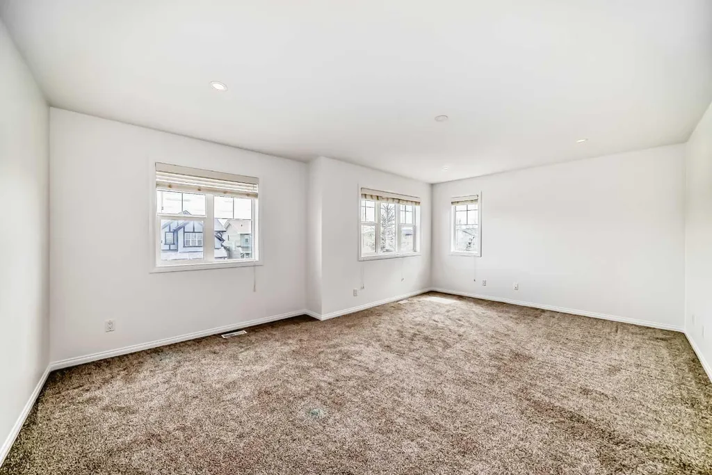 27 Aspen Hills Close SW Calgary AB T3H 0C6