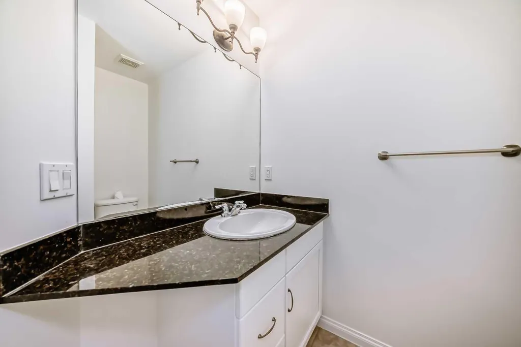 27 Aspen Hills Close SW Calgary AB T3H 0C6