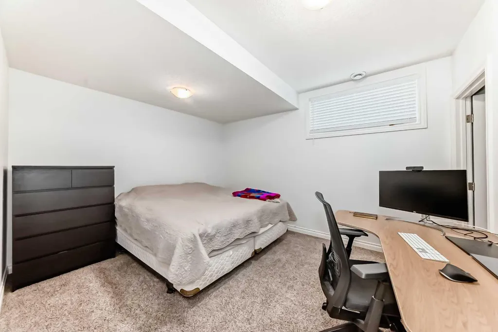 27 Aspen Hills Close SW Calgary AB T3H 0C6