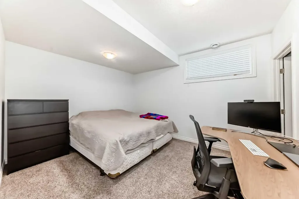27 Aspen Hills Close SW Calgary AB T3H 0C6