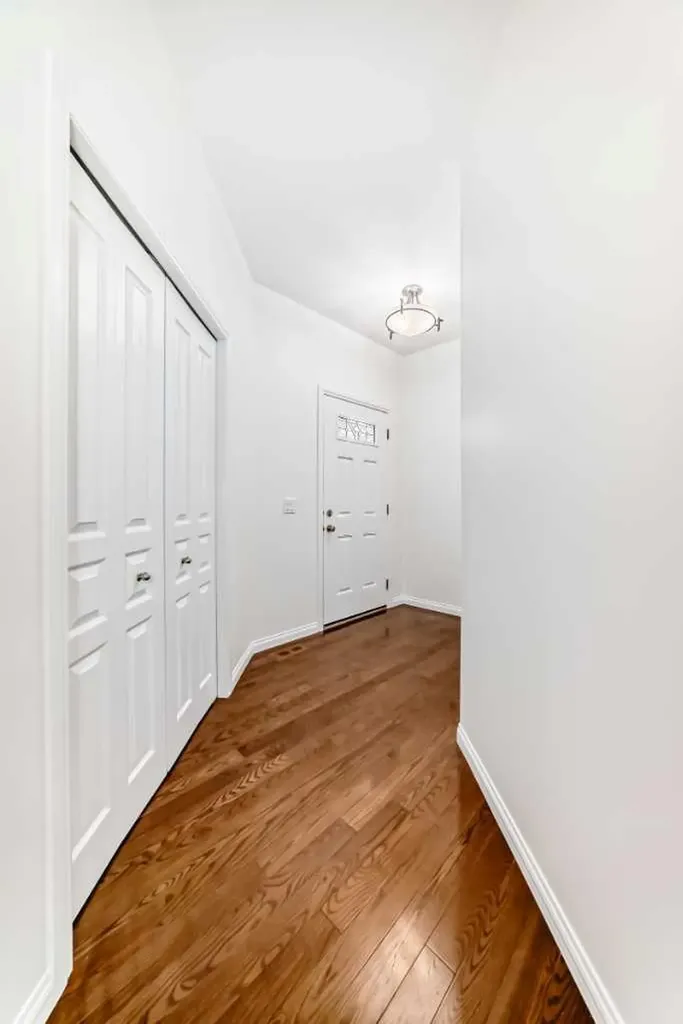27 Aspen Hills Close SW Calgary AB T3H 0C6