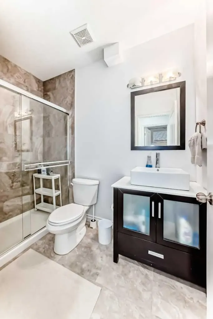 27 Aspen Hills Close SW Calgary AB T3H 0C6