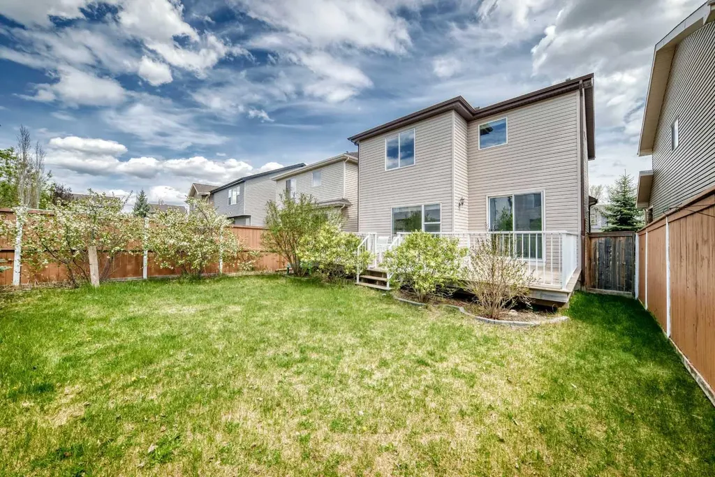 27 Aspen Hills Close SW Calgary AB T3H 0C6