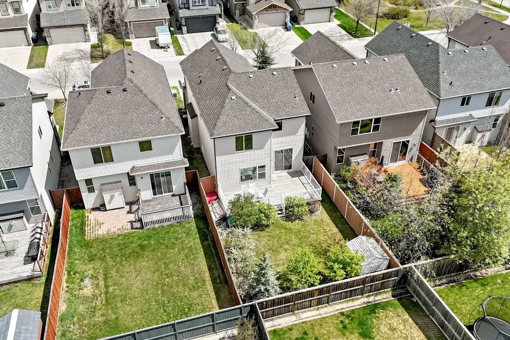 27 Aspen Hills Close SW Calgary AB T3H 0C6