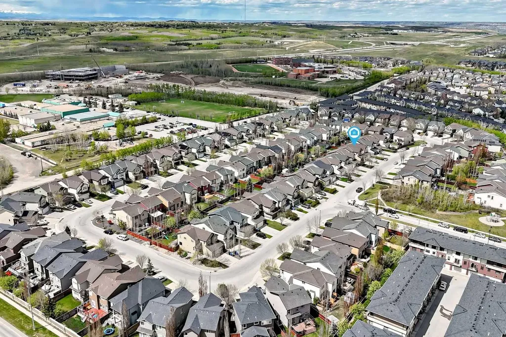 27 Aspen Hills Close SW Calgary AB T3H 0C6
