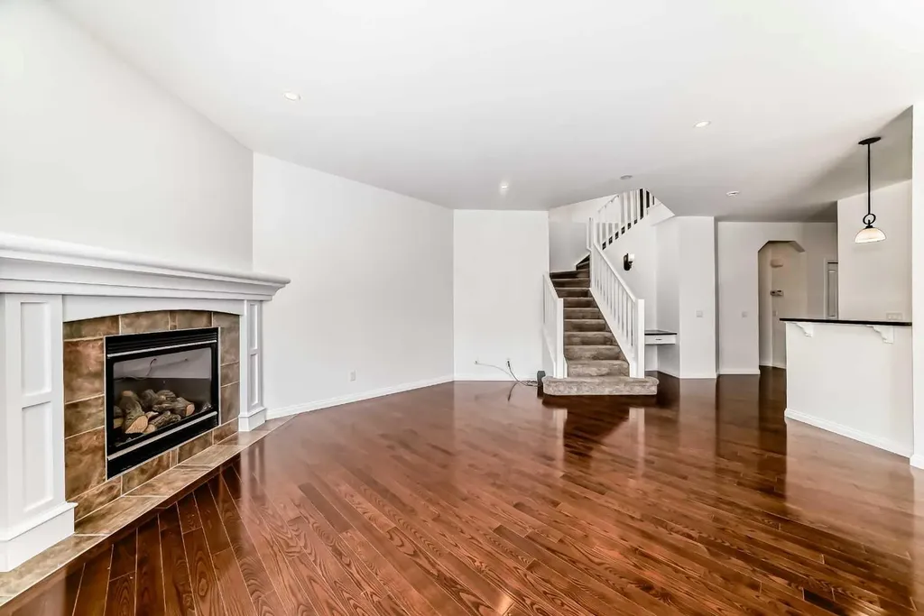27 Aspen Hills Close SW Calgary AB T3H 0C6