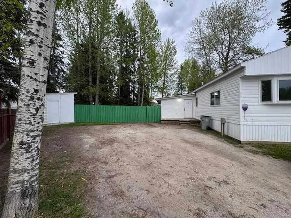 810 56 Street Edson AB T7E 1P2