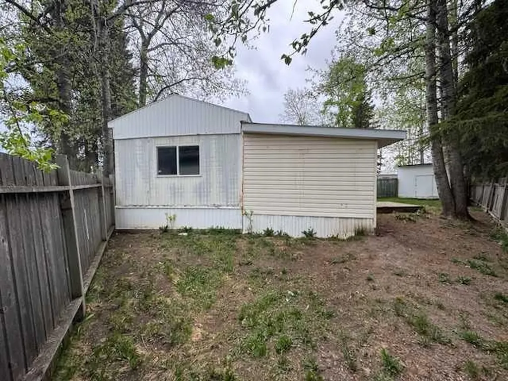 810 56 Street Edson AB T7E 1P2