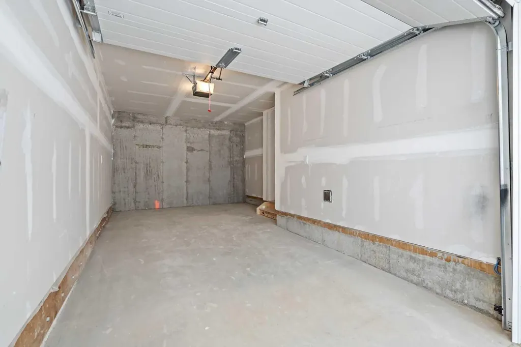 25 Wildwoods Court SW Airdrie AB T4B 5V7