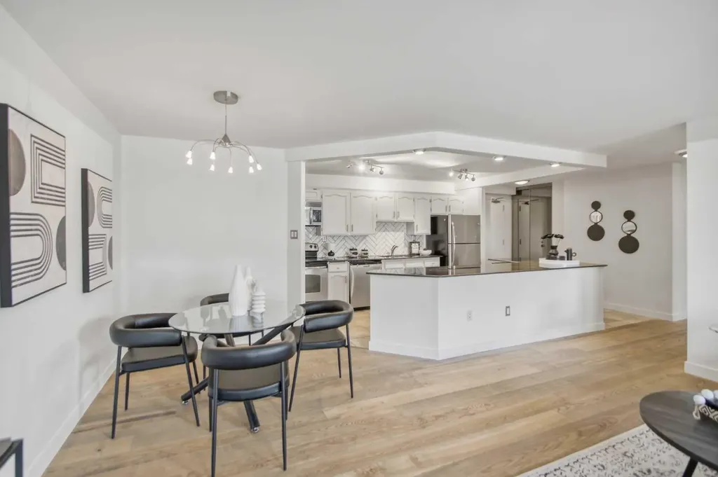 133 - 25 Avenue SW Calgary AB T2S 0K8