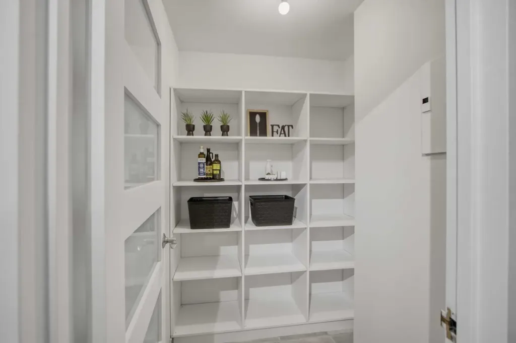 133 - 25 Avenue SW Calgary AB T2S 0K8