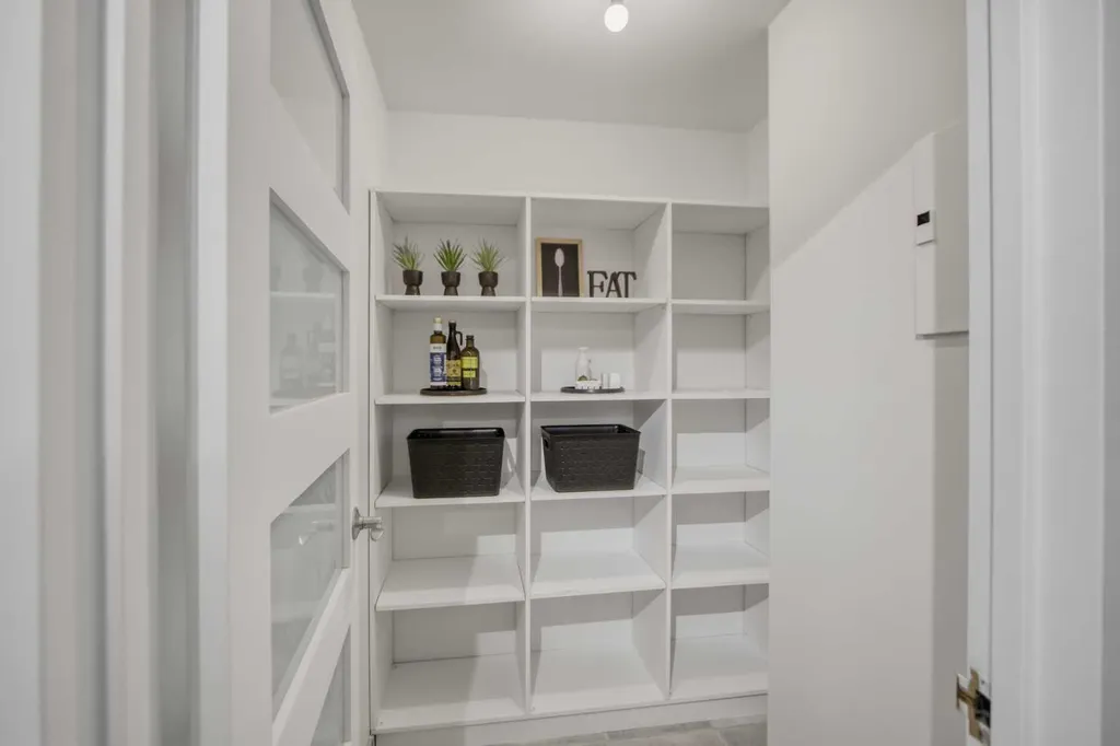 133 25 Avenue SW Calgary AB T2S 0K8