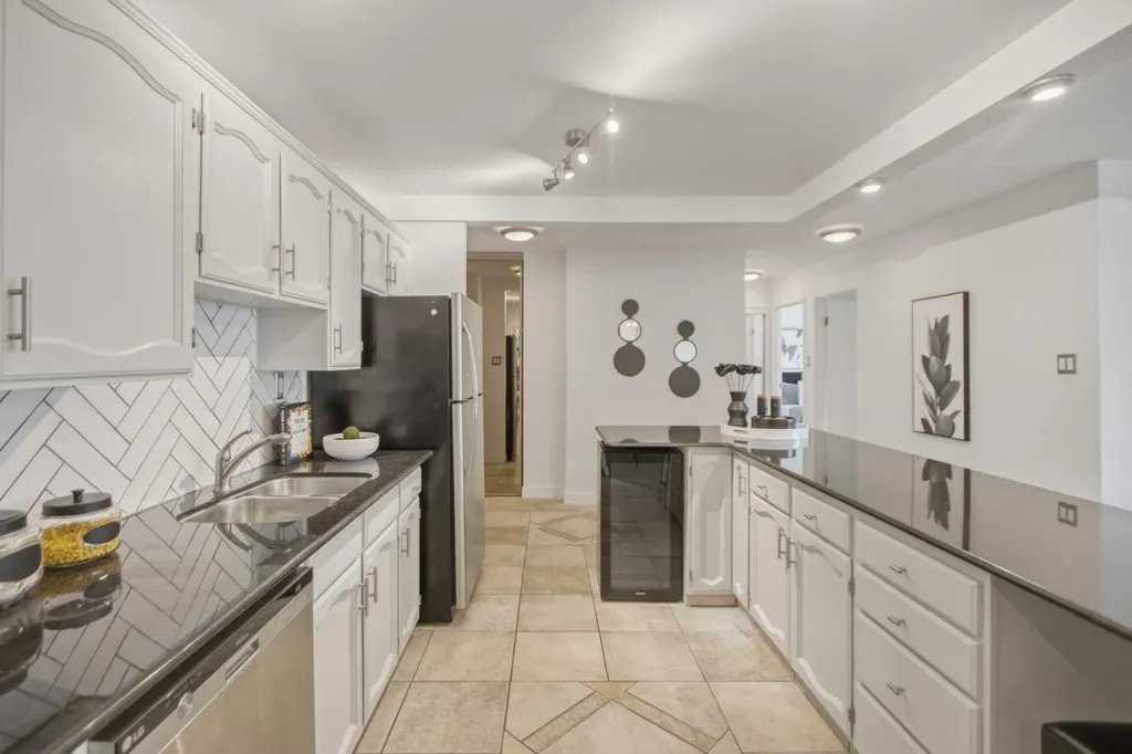 133 25 Avenue SW Calgary AB T2S 0K8