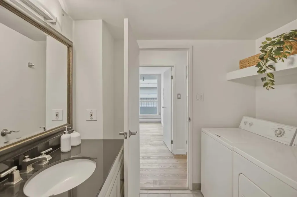 133 - 25 Avenue SW Calgary AB T2S 0K8