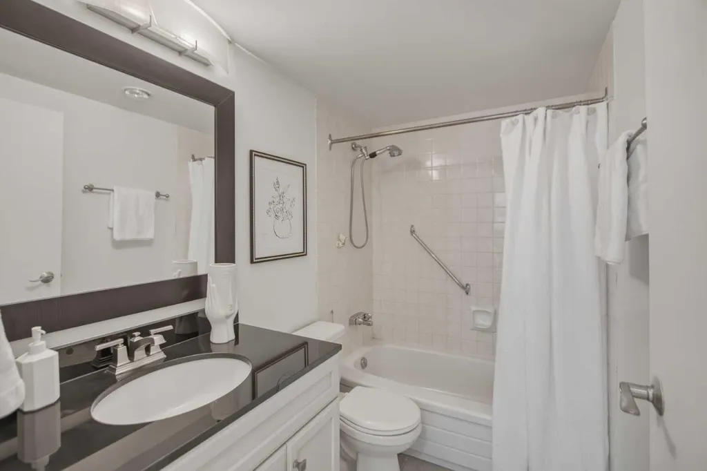 133 25 Avenue SW Calgary AB T2S 0K8