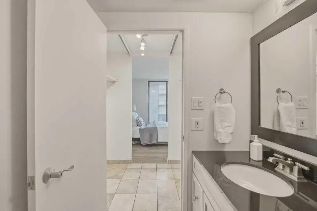 133 - 25 Avenue SW Calgary AB T2S 0K8