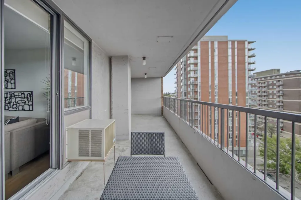 133 25 Avenue SW Calgary AB T2S 0K8