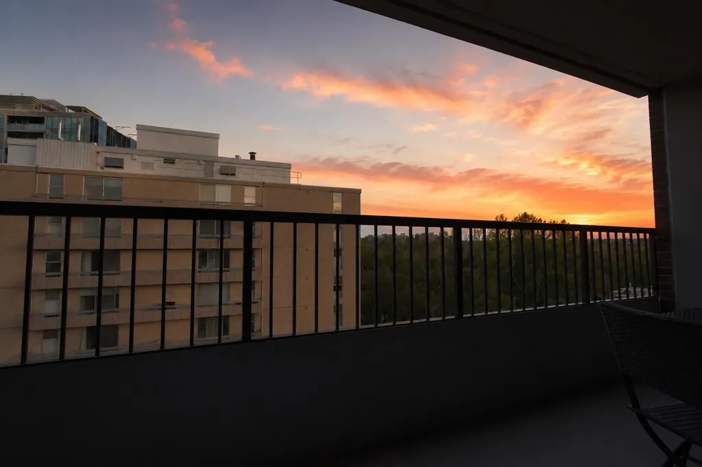 133 - 25 Avenue SW Calgary AB T2S 0K8