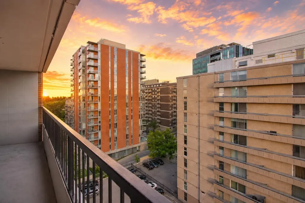 133 - 25 Avenue SW Calgary AB T2S 0K8