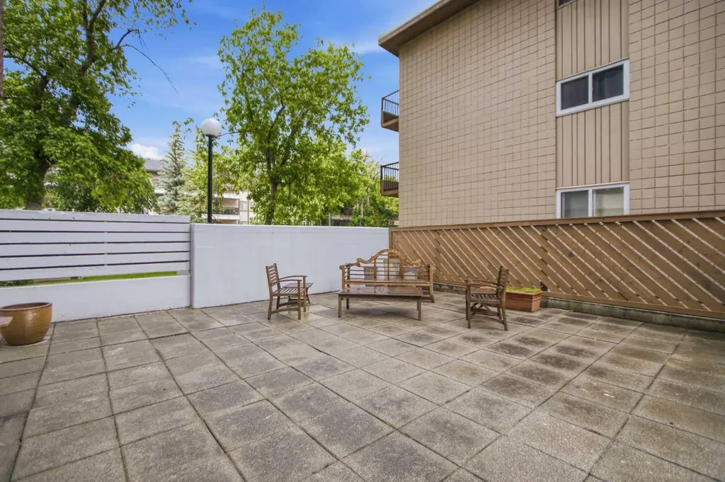 133 - 25 Avenue SW Calgary AB T2S 0K8