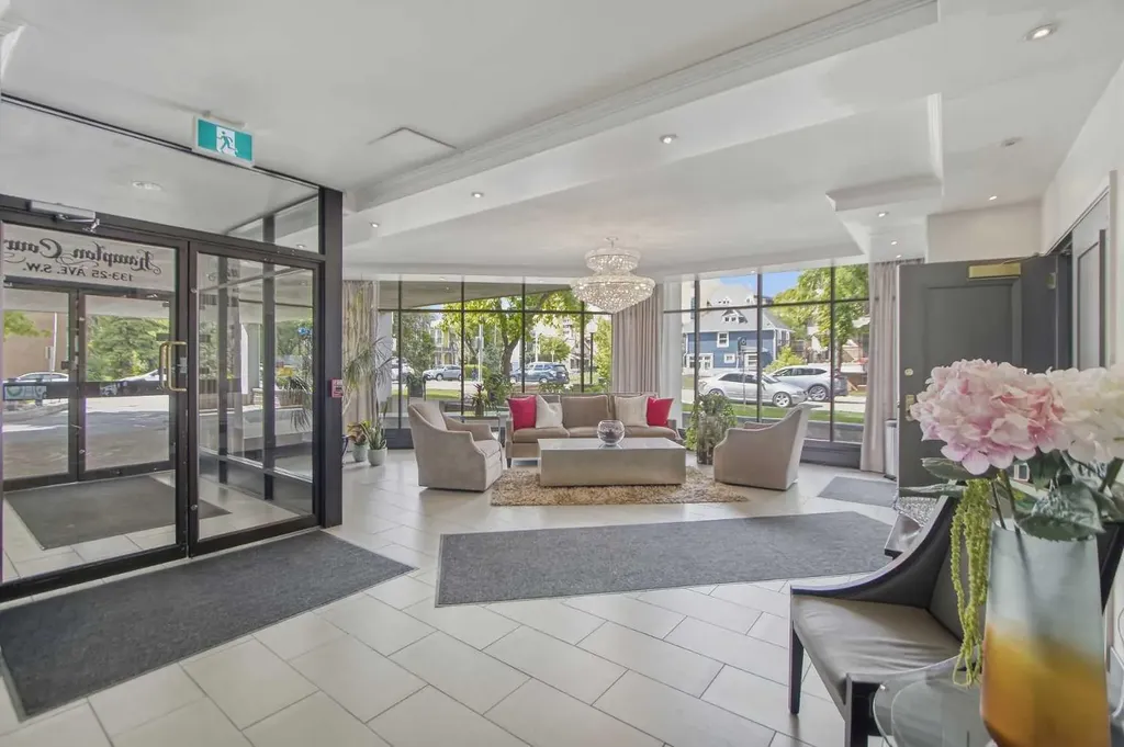 133 - 25 Avenue SW Calgary AB T2S 0K8