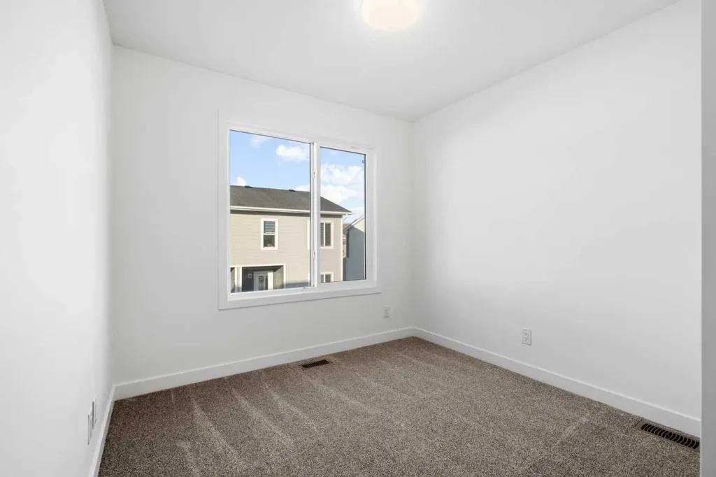 25 Wildwoods Court SW Airdrie AB T4B 5V8