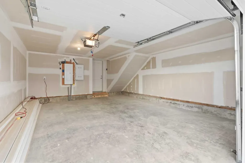 25 Wildwoods Court SW Airdrie AB T4B 5V8