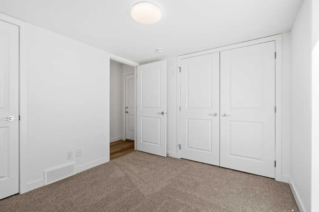 25 Wildwoods Court SW Airdrie AB T4B 5V8