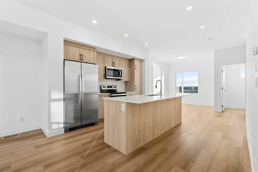 25 Wildwoods Court SW Airdrie AB T4B 5V8