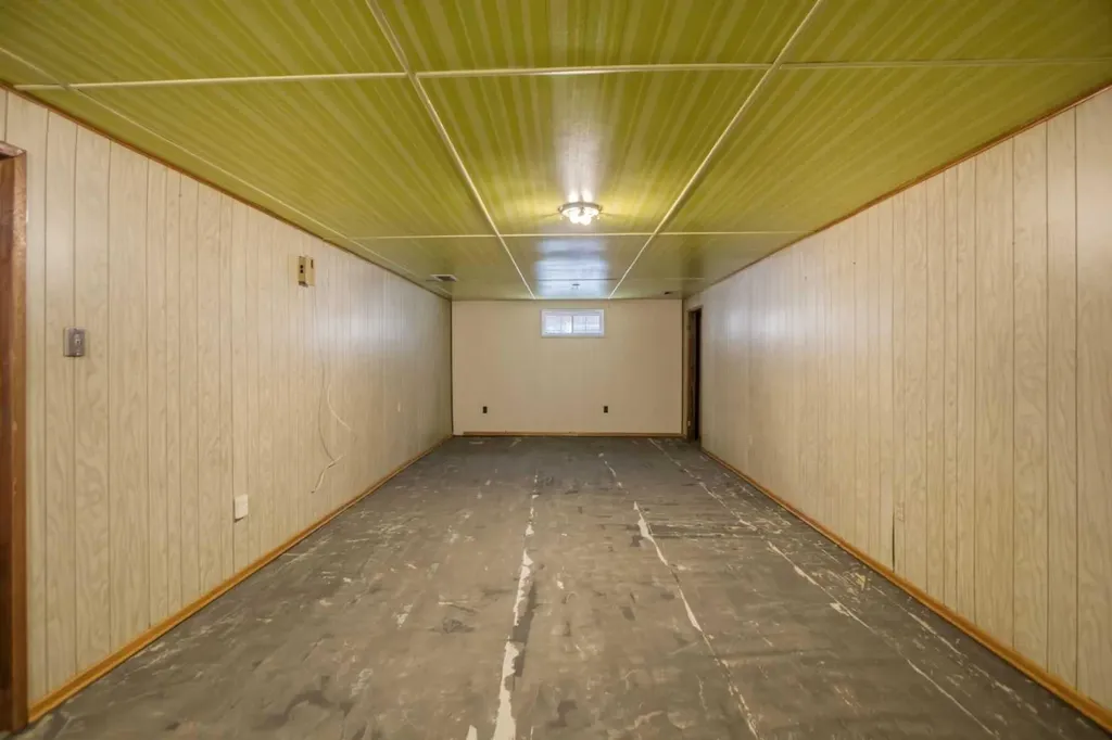 4112 - 13 Avenue NE Calgary AB T2A 0K8