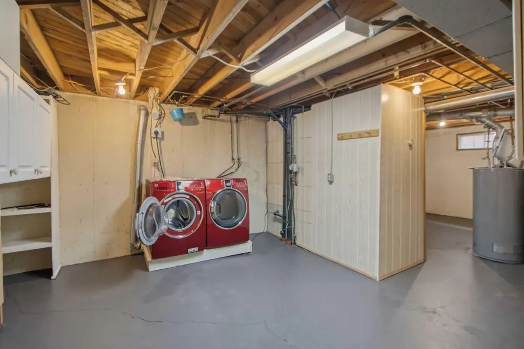 4112 - 13 Avenue NE Calgary AB T2A 0K8