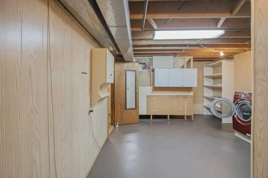 4112 - 13 Avenue NE Calgary AB T2A 0K8