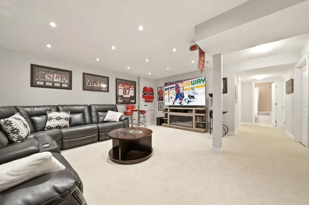494 Tuscany Ravine Road NW Calgary AB T3L 3B1