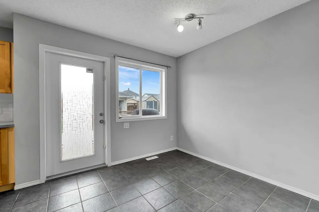 164 Bridleridge Gardens SW Calgary AB T2Y 4L4