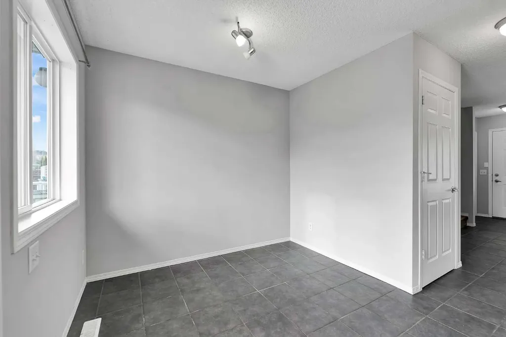 164 Bridleridge Gardens SW Calgary AB T2Y 4L4
