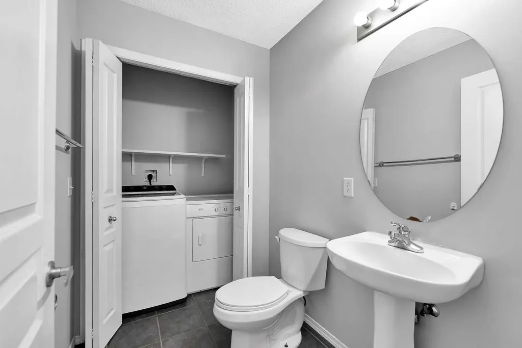 164 Bridleridge Gardens SW Calgary AB T2Y 4L4
