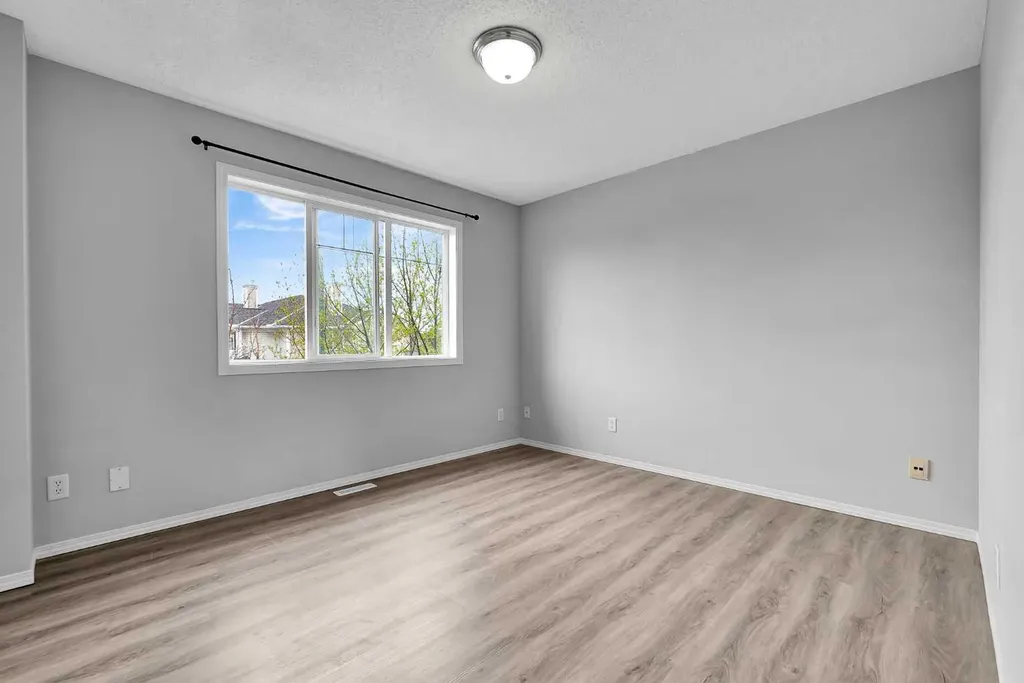 164 Bridleridge Gardens SW Calgary AB T2Y 4L4