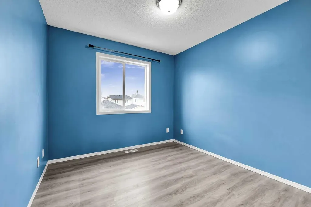 164 Bridleridge Gardens SW Calgary AB T2Y 4L4