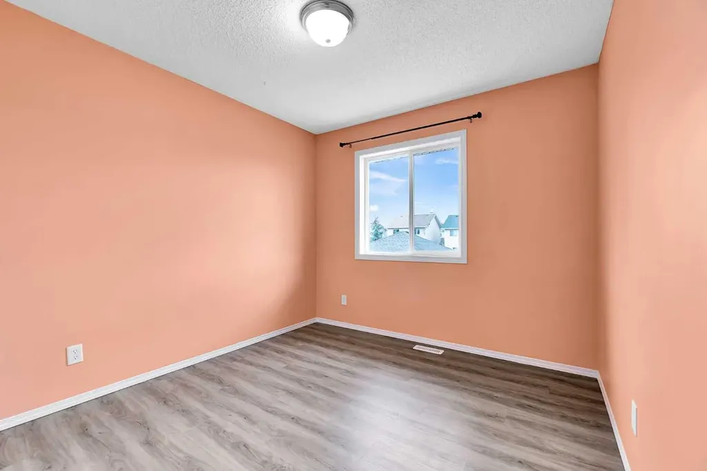 164 Bridleridge Gardens SW Calgary AB T2Y 4L4