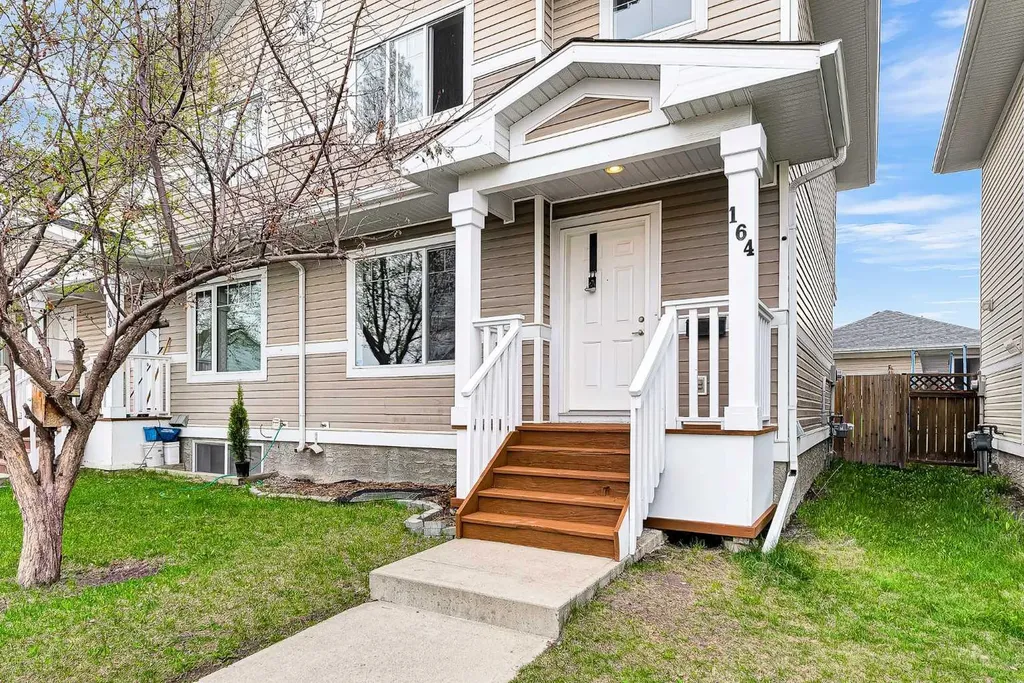 164 Bridleridge Gardens SW Calgary AB T2Y 4L4