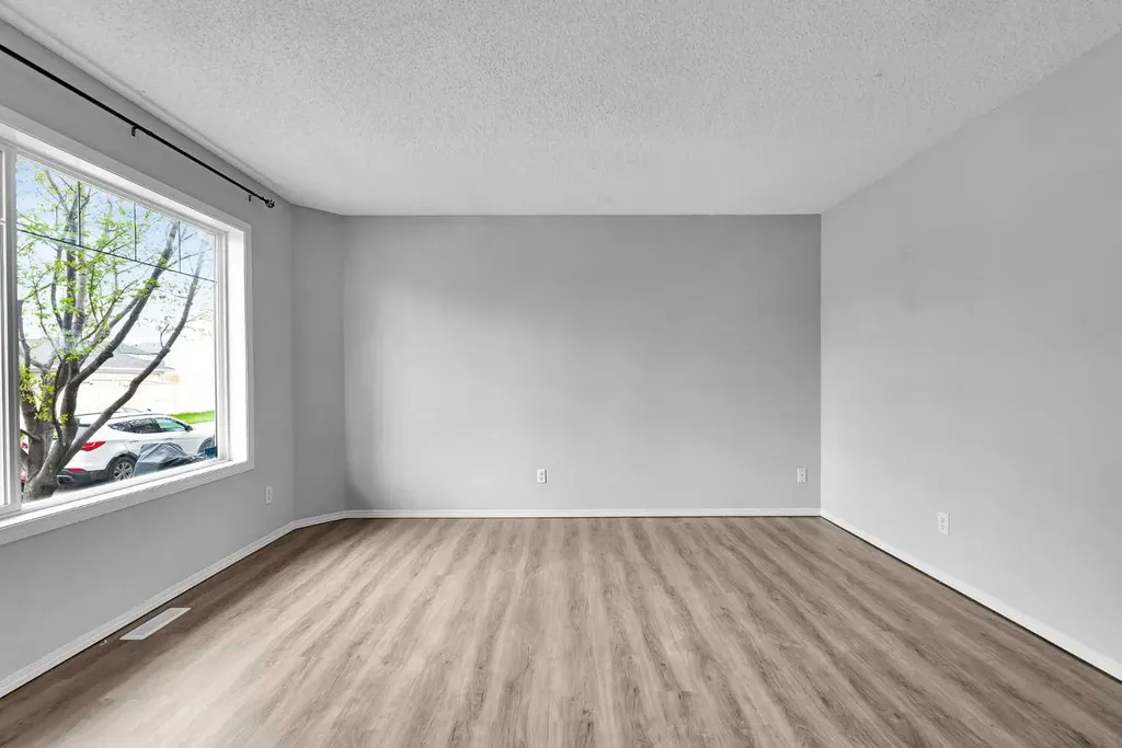 164 Bridleridge Gardens SW Calgary AB T2Y 4L4