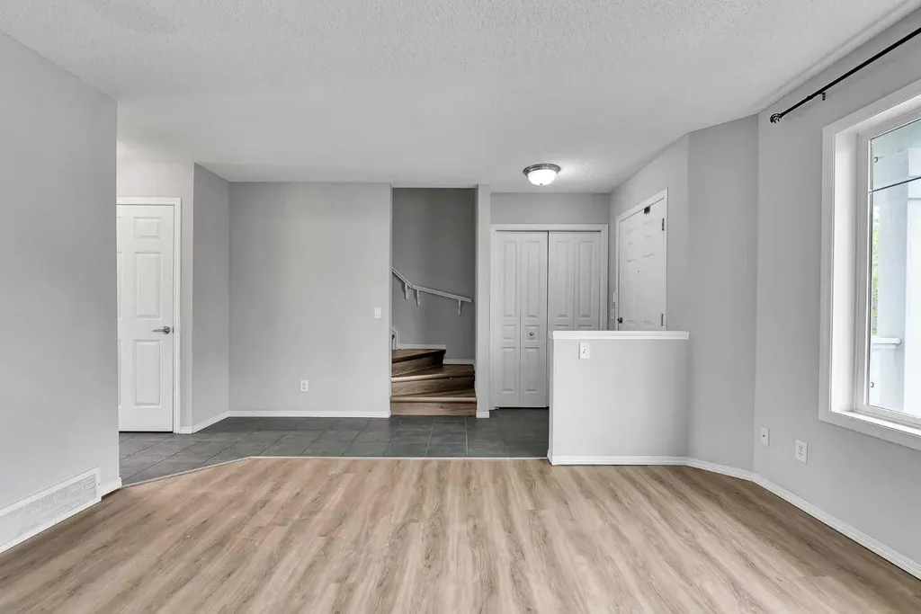 164 Bridleridge Gardens SW Calgary AB T2Y 4L4