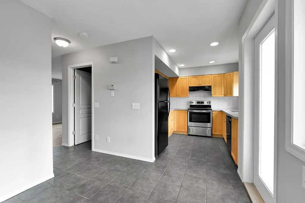164 Bridleridge Gardens SW Calgary AB T2Y 4L4