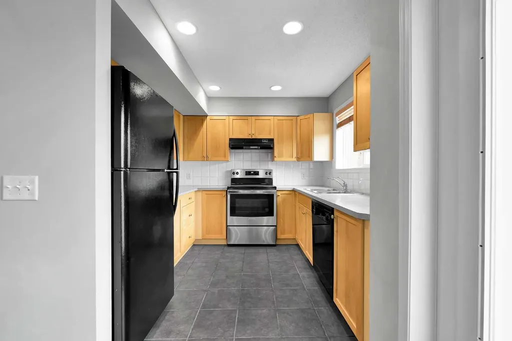 164 Bridleridge Gardens SW Calgary AB T2Y 4L4