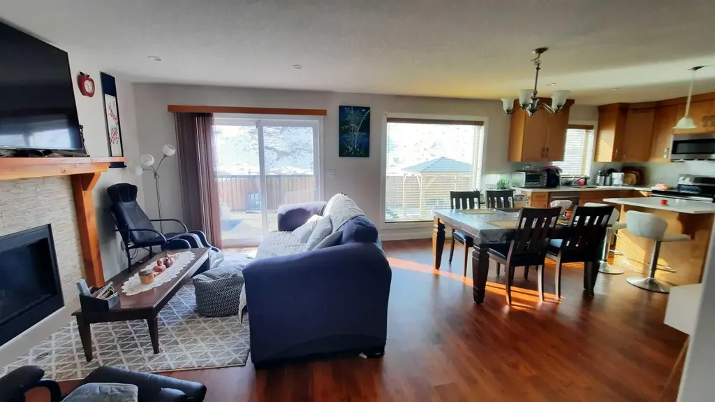 153 10 Avenue Drumheller AB T0J 0Y6