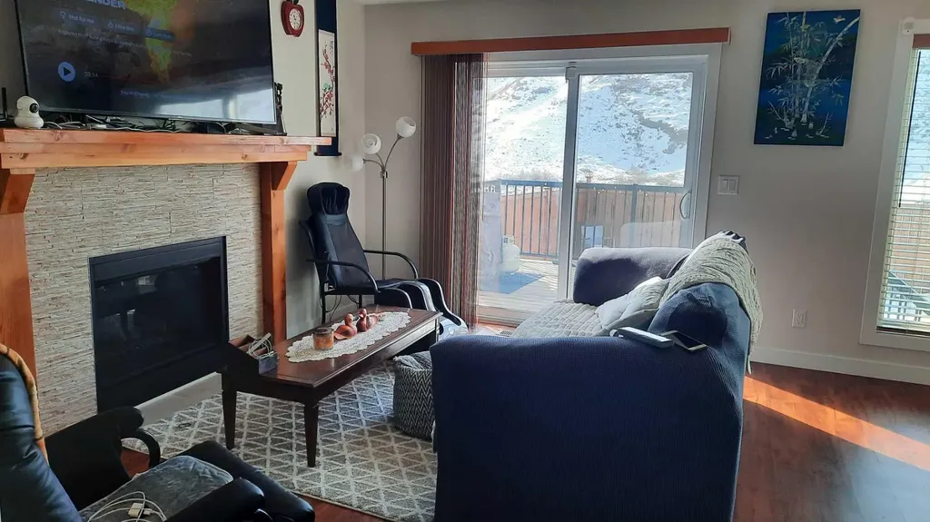 153 10 Avenue Drumheller AB T0J 0Y6