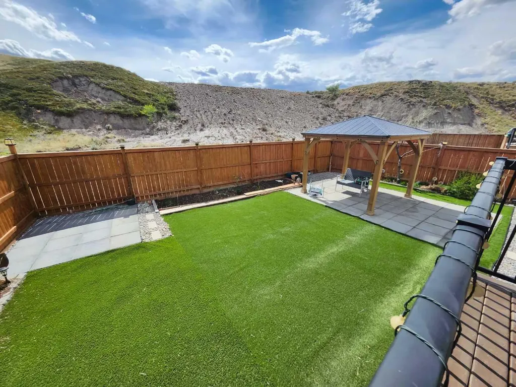 153 10 Avenue Drumheller AB T0J 0Y6
